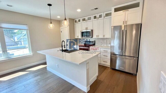 Building Photo - 127 1/2 S Pennsylvania St-