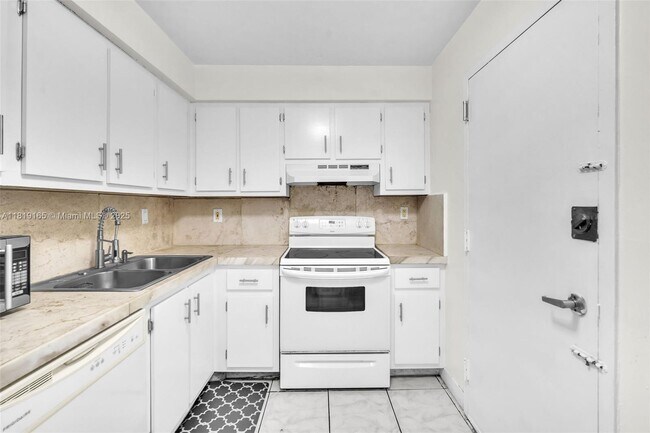Building Photo - 17800 Atlantic Blvd