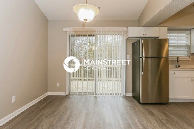 Building Photo - 2453 Crestdale Cir SE