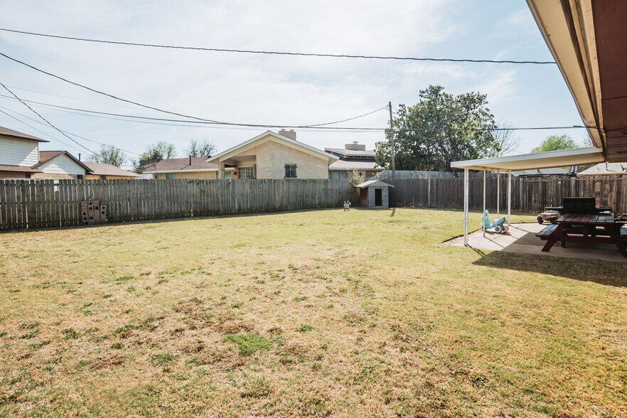 Building Photo - 2308 SW 76th St