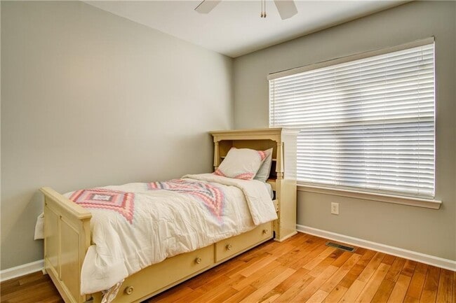 Building Photo - 1236 Cumberland Creek Pl SW