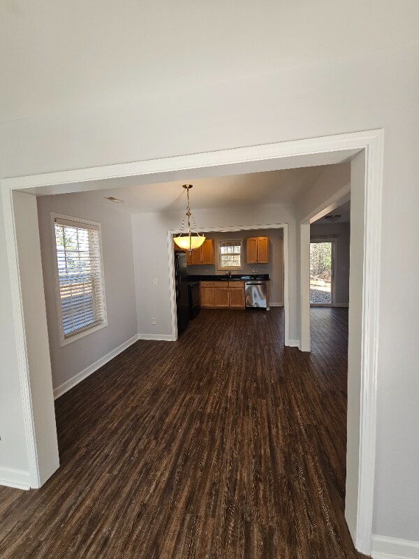 Building Photo - 527 Walter St