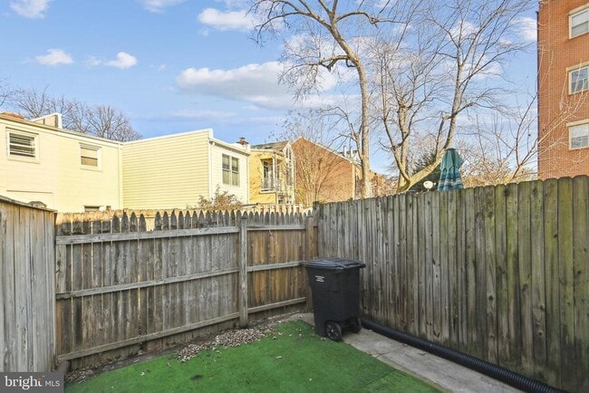 Building Photo - 1441 Duke St