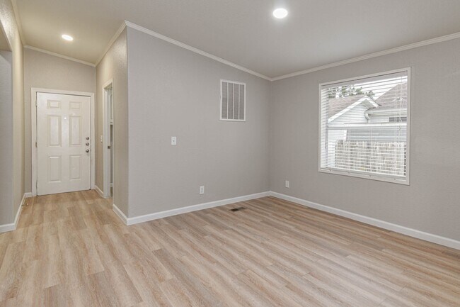 Building Photo - 10210 Berrypatch Ln