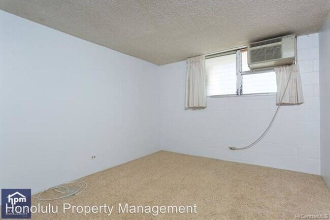 Building Photo - 1 Bedroom in Waikiki Close To Everything