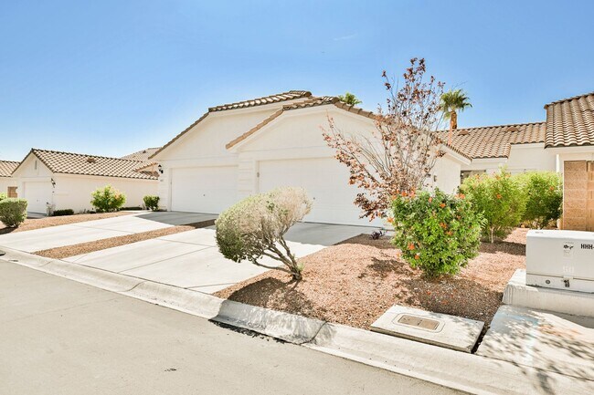 Building Photo - Summerlin - Single Story Townhome -