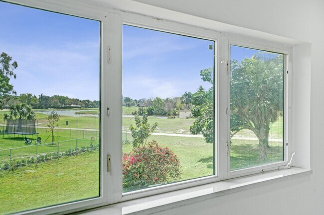 Building Photo - 6700 E Tropical Way