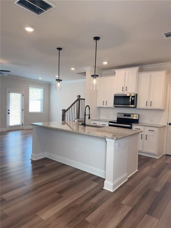 Building Photo - 4695 Cypress Pk Dr