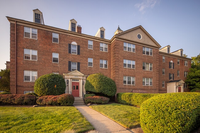 Building Photo - Shaker Lake Apartments
