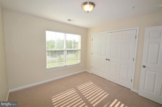 Building Photo - 24646 Jackalope Terrace