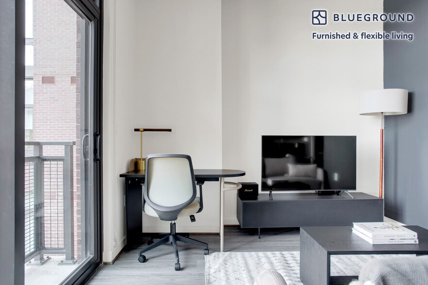 Building Photo - 600 H St NE