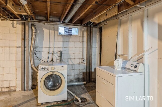 Building Photo - 3420 SW 8th St