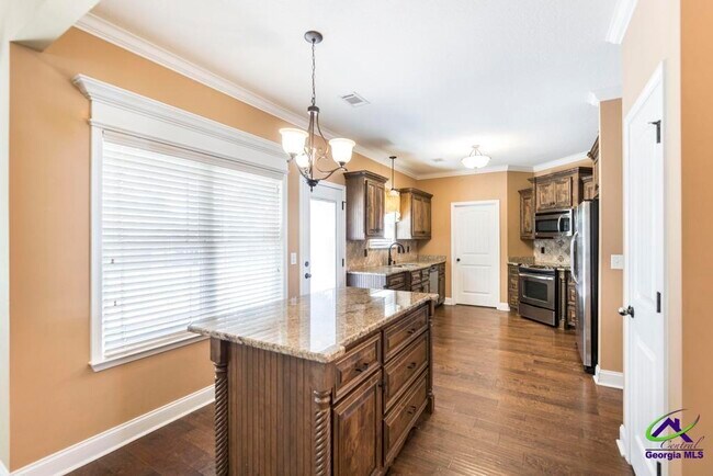 Building Photo - 203 Norfolk Cir