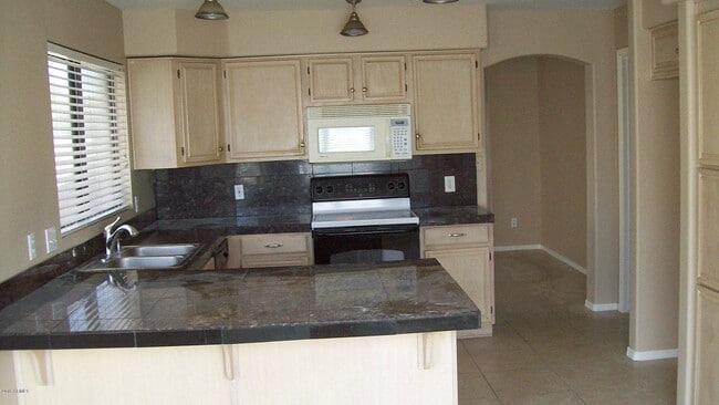 Building Photo - 802 E Rosemonte Dr