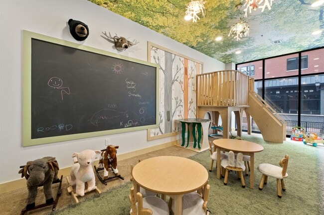 Building Photo - 250 Ave E