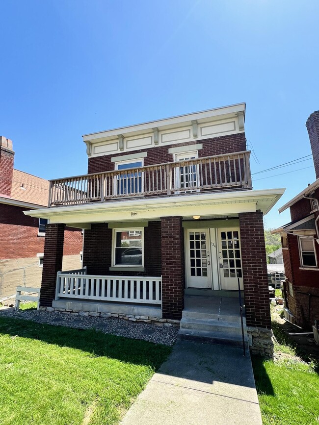 Building Photo - 124 16th St