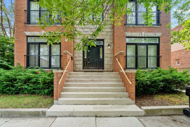 Building Photo - 2630 S Throop St