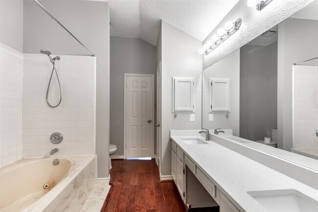 Building Photo - 18910 Yaupon Trail