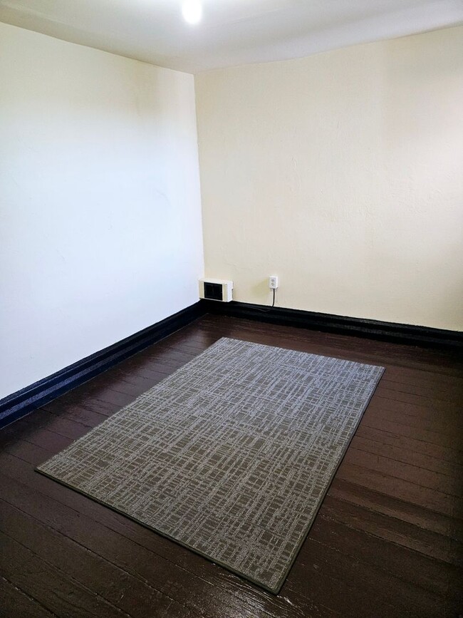 Building Photo - 15th & Wharton-South Philadelphia