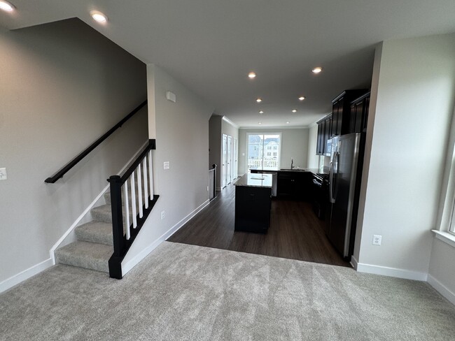 Building Photo - 3 Bed / 2.5 Bath Brand New Townhouse (Avai...