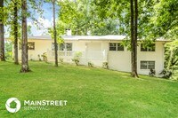 Building Photo - 2025 Rockwood Ln