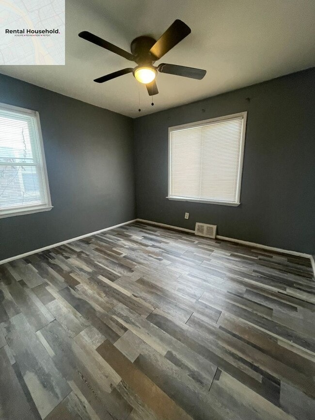 Building Photo - Classic Charm Meets Modern Comfort- $1400