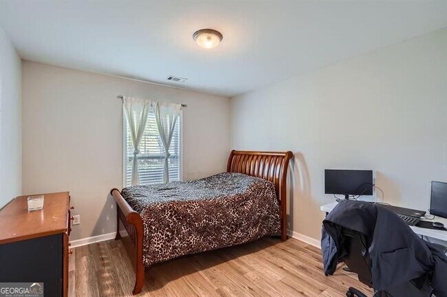 Building Photo - 1756 Hedington Ct SE