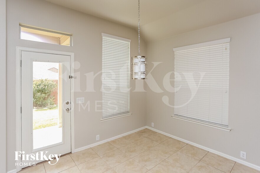 Building Photo - 2744 Cedar Ridge Ln