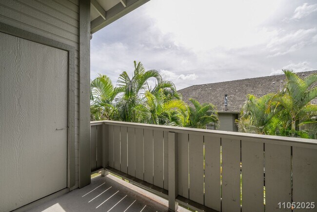 Building Photo - Available Now! 2 BD / 1 BA / 2 Parking sta...