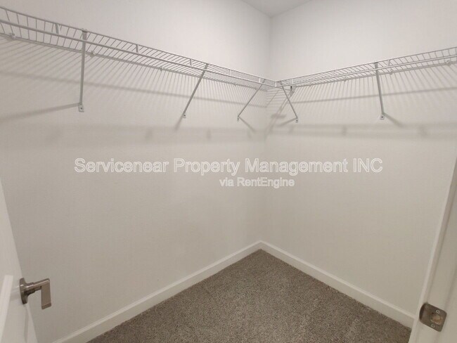 Building Photo - 23240 Willow Glen Way