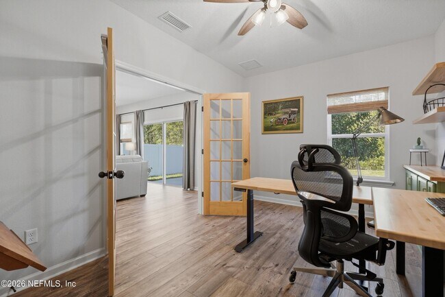Building Photo - 184 Dahlia Falls Dr
