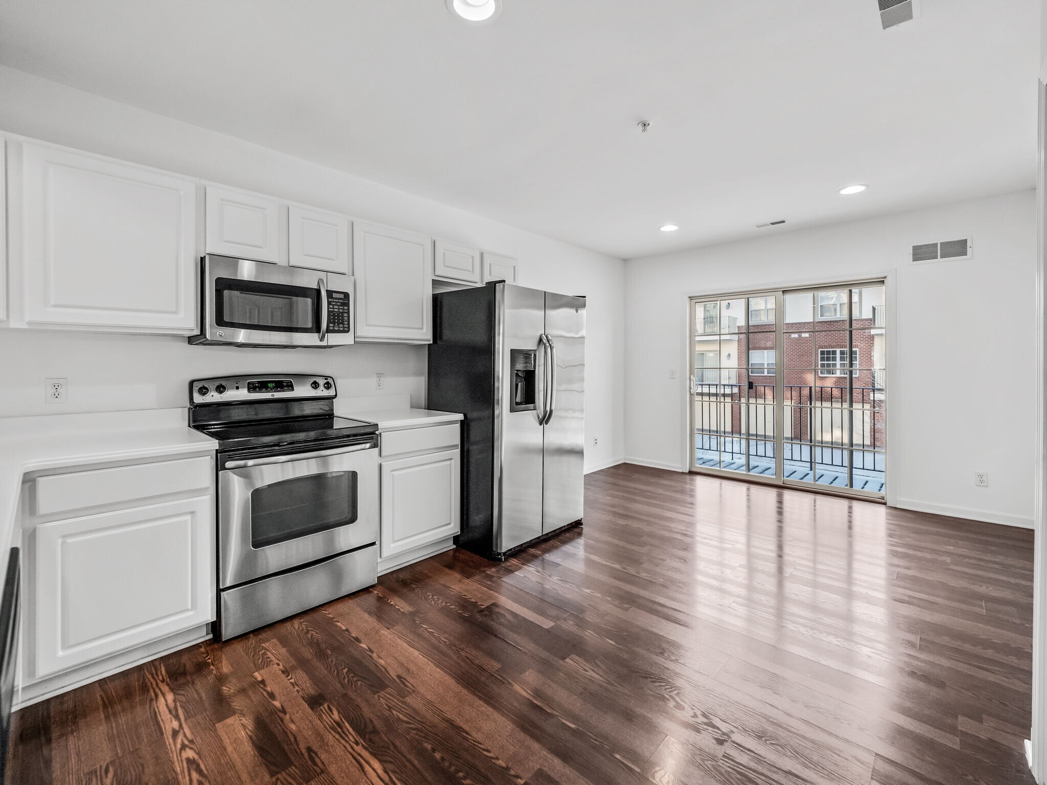 Building Photo - 3094 Camden Dr