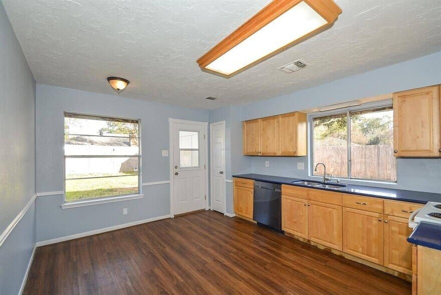 Building Photo - 22722 Fincastle Dr