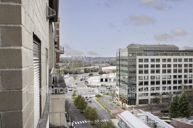 Building Photo - 3600 S Glebe Rd