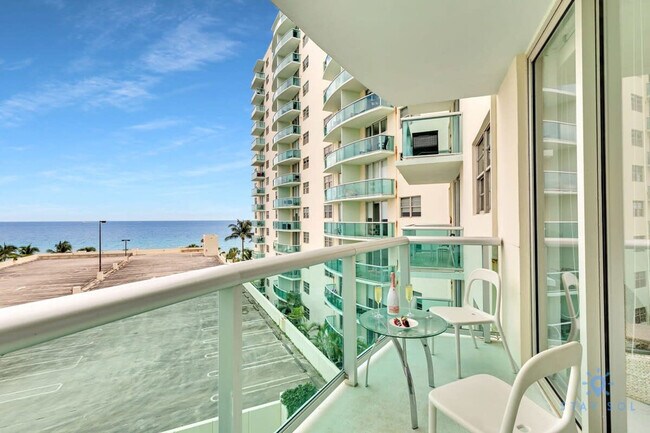 Building Photo - 3901 S Ocean Dr