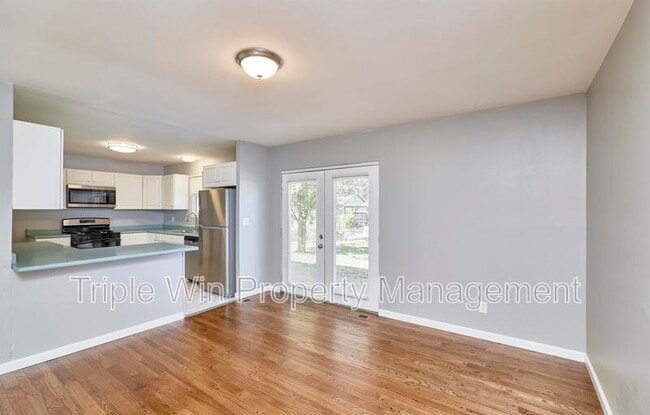 Building Photo - 1405 Willowbrook Dr