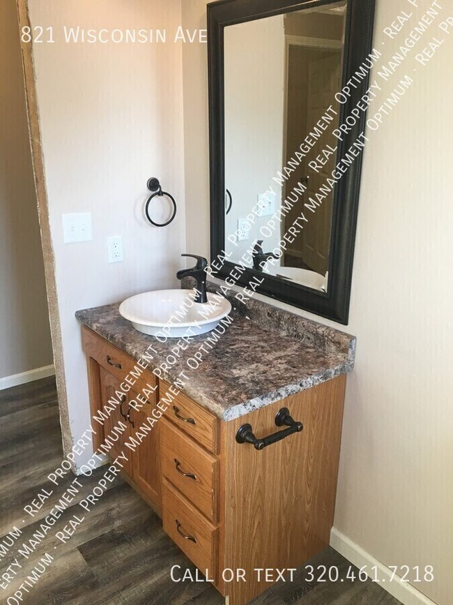 Building Photo - 821 Wisconsin Ave