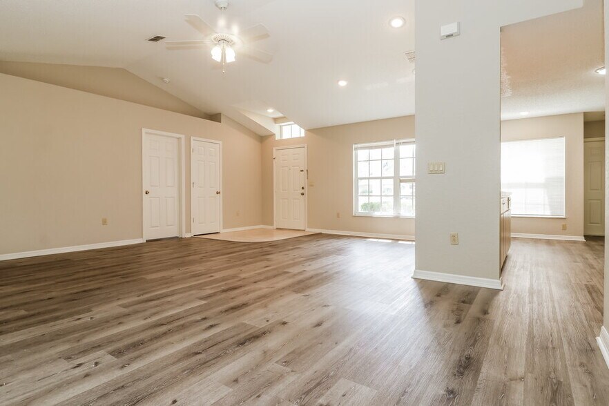 Building Photo - 3352 Bluestone Ave