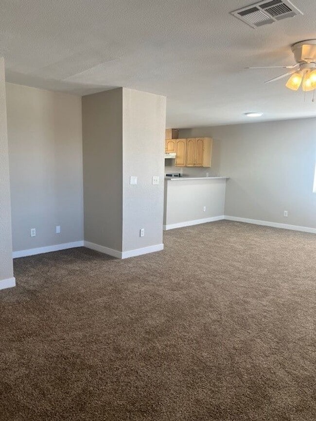 Building Photo - Single Story Home Ready for Move In