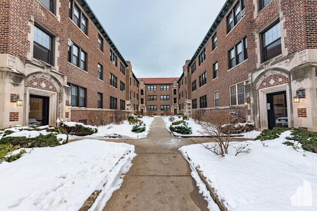 Primary Photo - 1313 Oak Ave