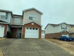 Building Photo - Coming Soon- 112 N. Springivew Drive