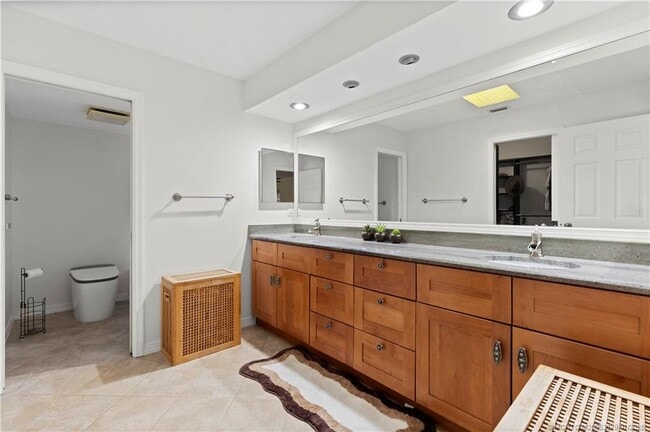 Building Photo - 10380 SE Jupiter Narrows Dr