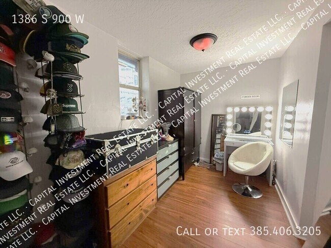 Building Photo - 1386 S 900 W