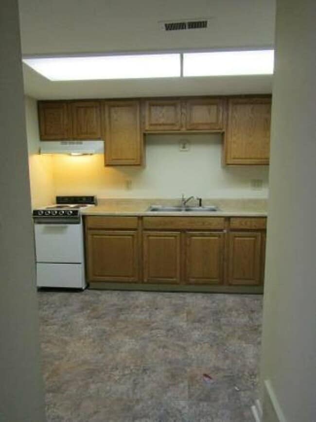 Building Photo - OSU! 2 Bedroom Close to Everything! Priced Right!  Don't Wait!