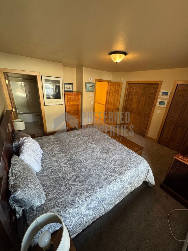 Building Photo - 2930 Alpenglow Way