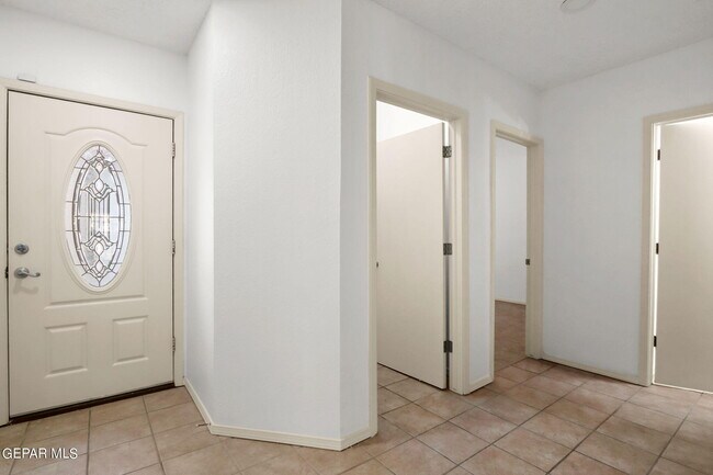 Building Photo - 205 N Alto Mesa Dr