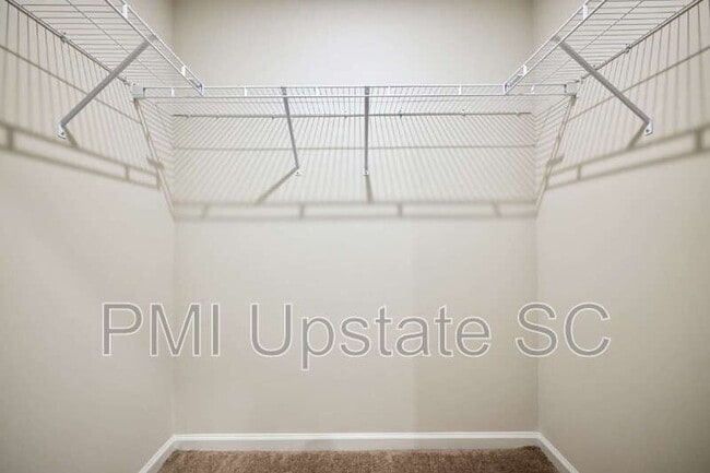 Building Photo - 111 Fernside Ct