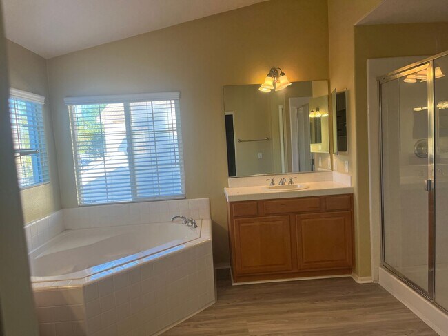 Building Photo - Spacious 4 Bedroom in Menifee