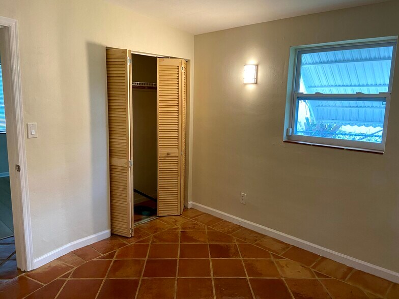 Building Photo - 785 Hibiscus Dr