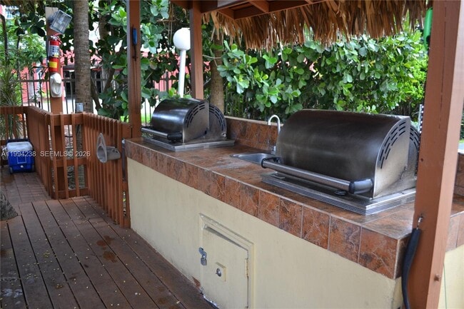 Building Photo - 17050 N Bay Rd